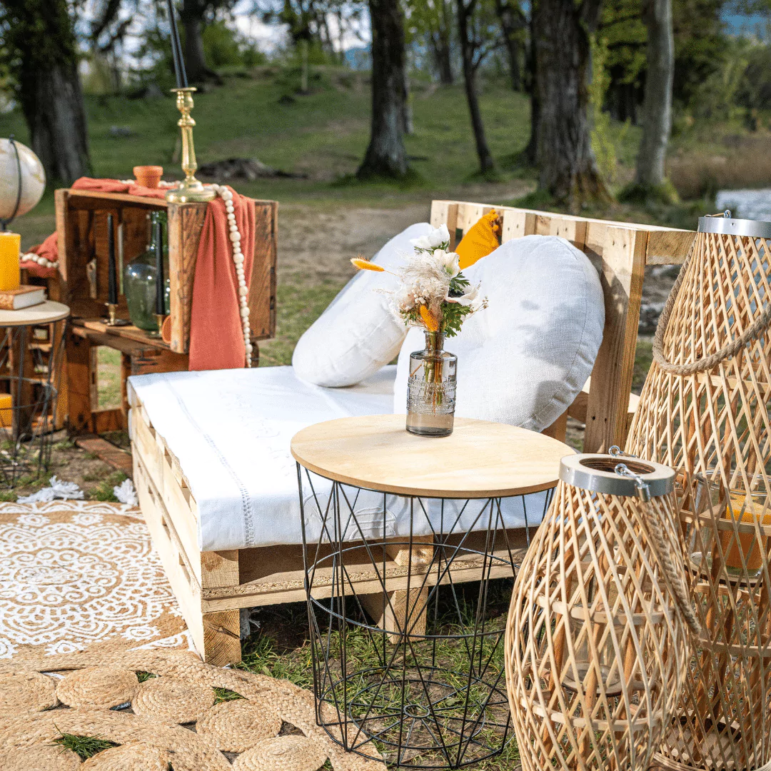 table de mariage boheme avec les verres sueda